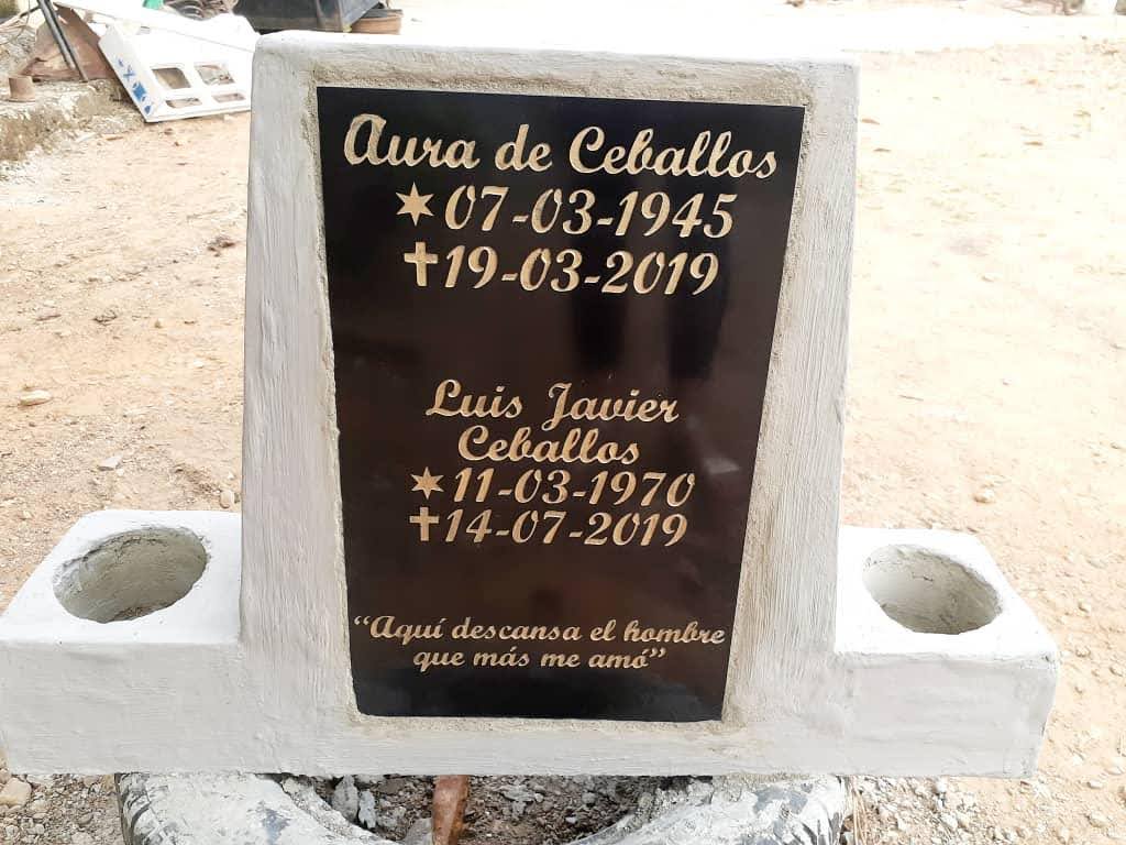Lápida en mármol
