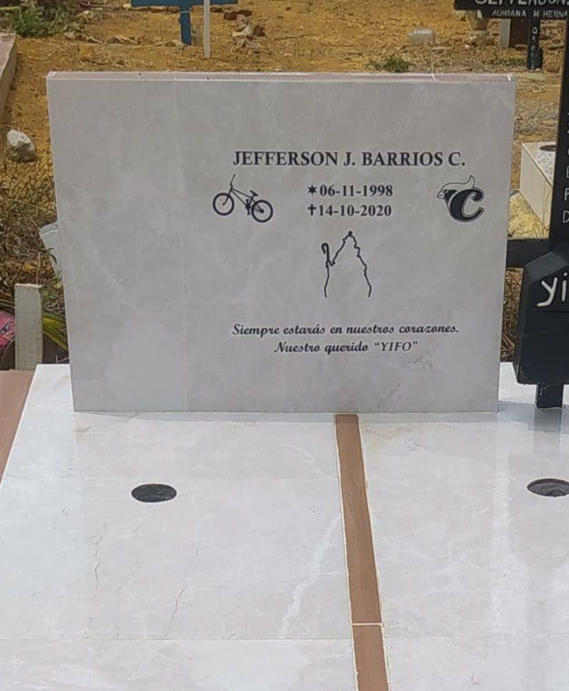 Lápida en mármol