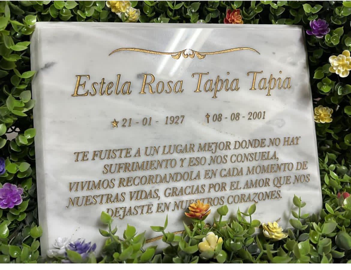 Lápida en mármol